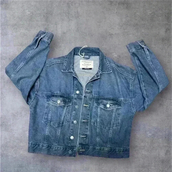 NWOT H&M women’s 90’s denim jacket size XS - Picture 1 of 13